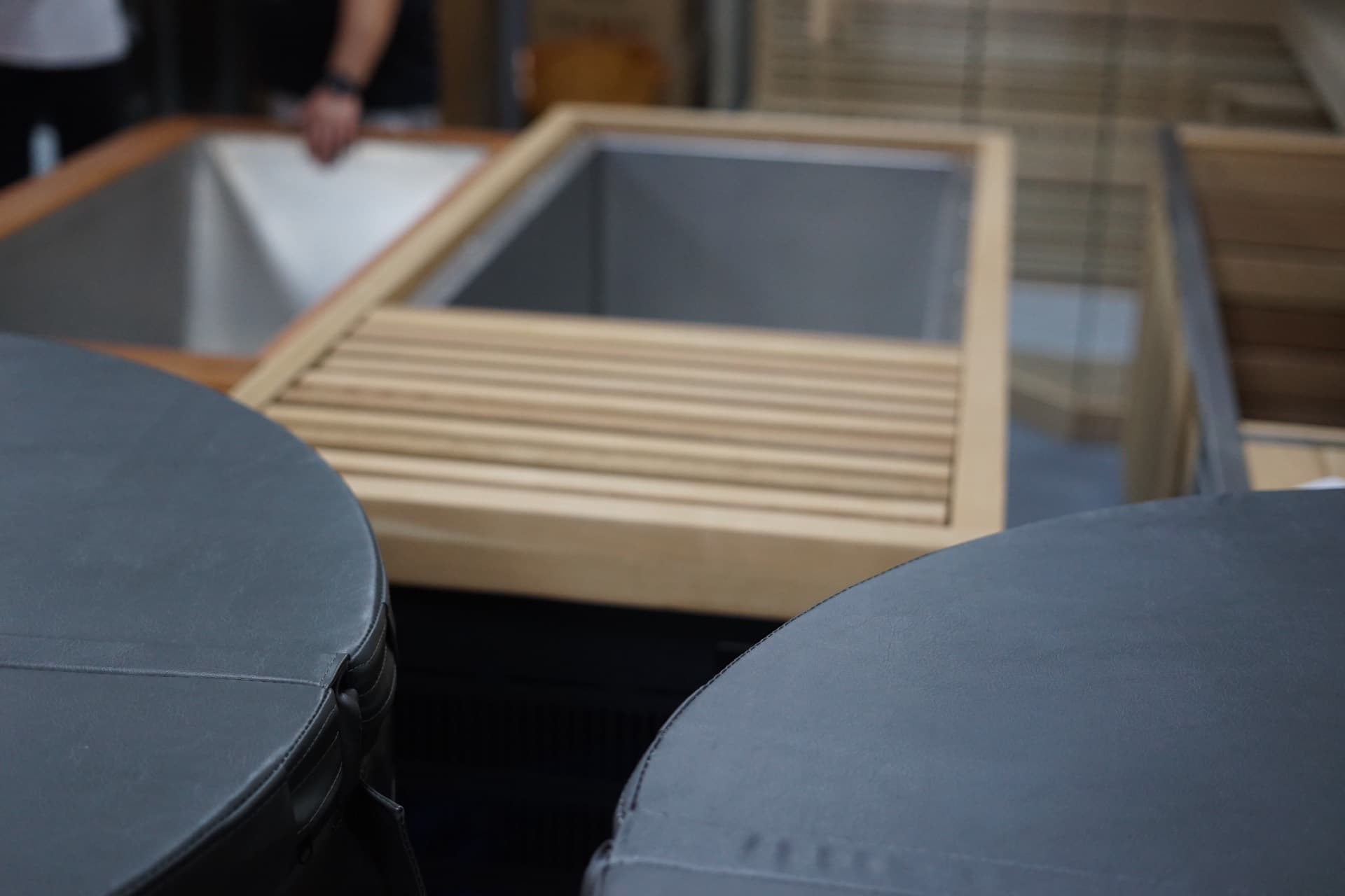 Detail of the insulated slatted cedar lid